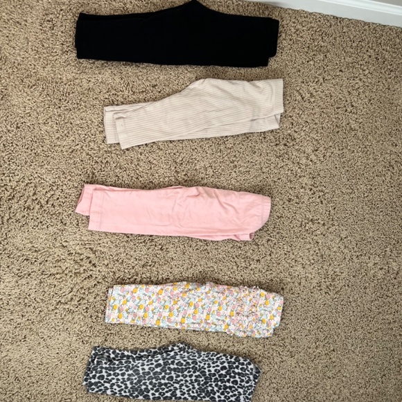 LOT H&M, Disney Gap, Nike, Carters - Picture 3 of 4